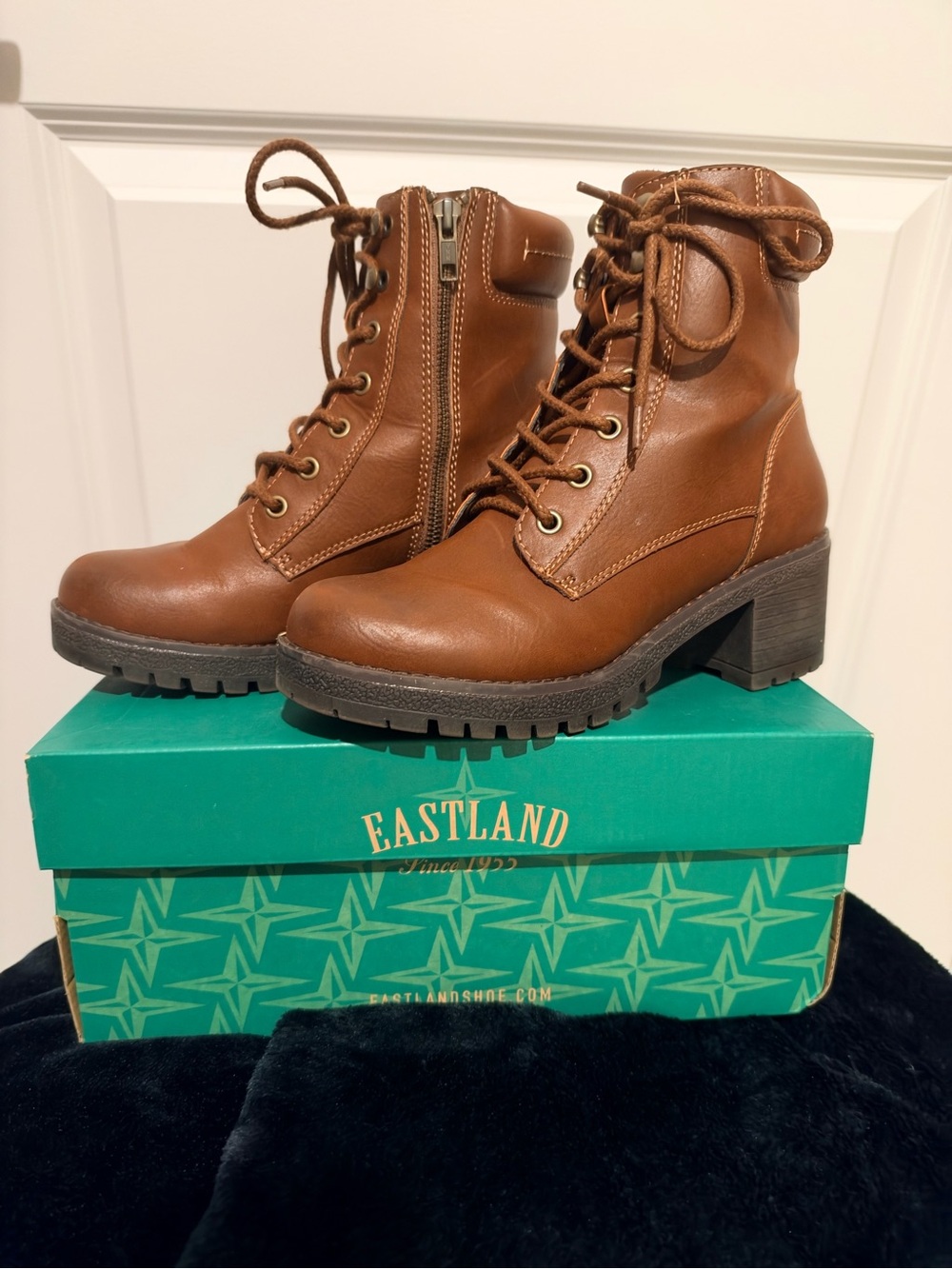 Eastland Cognac Brown Lace-Up Leather Ankle Boots